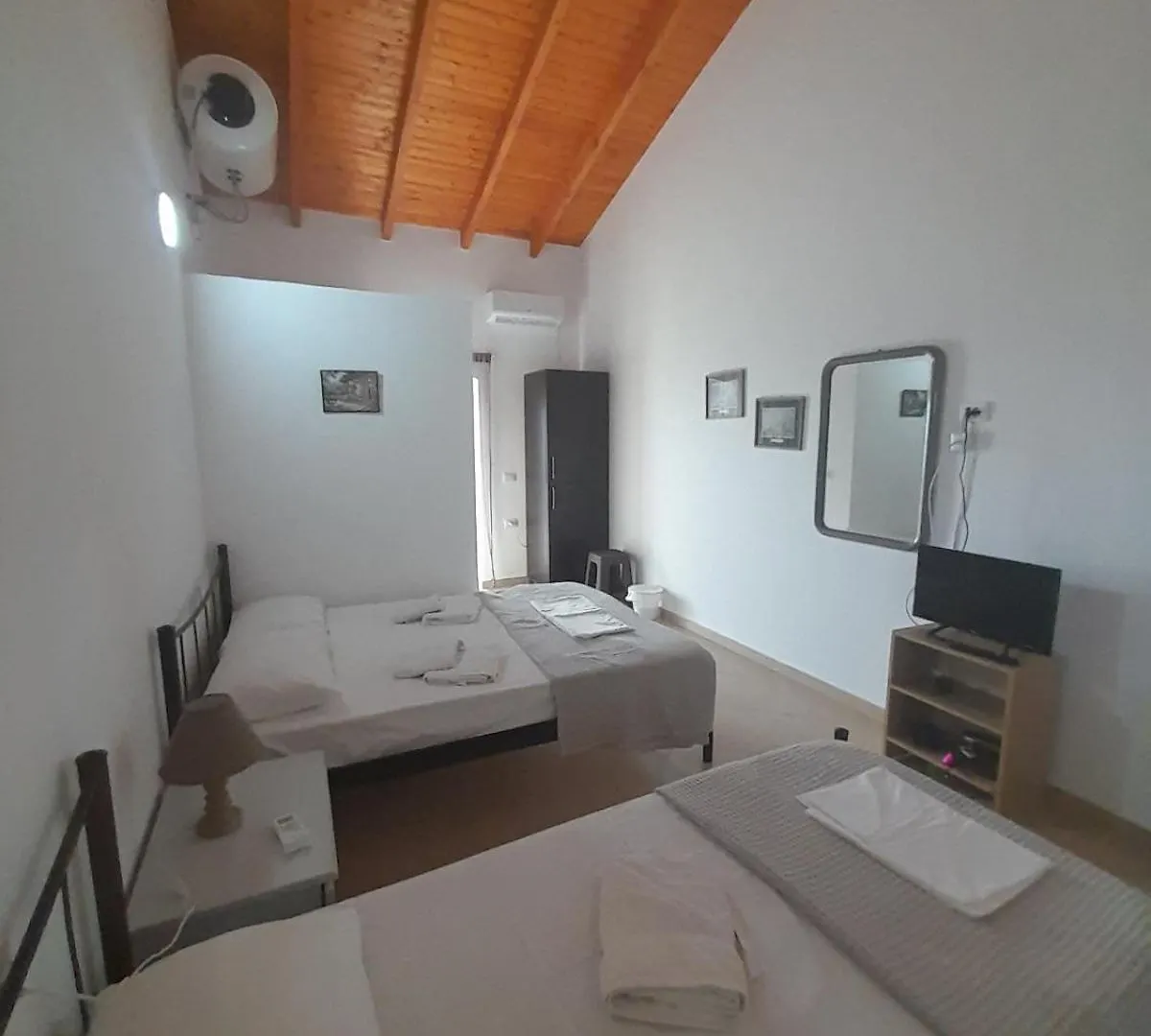 Sofia'S Rooms Himarë Apartmán